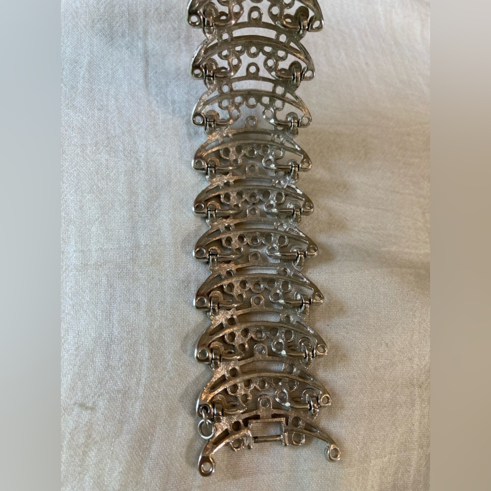 Monet Open Design Filigree Vintage Silver Tone Bracelet w/ Safety Chain - Picture 5 of 9
